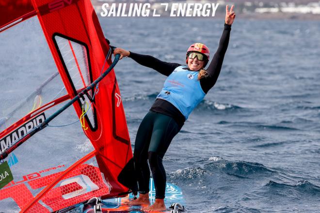 Pilar Lamadrid celebra la victoria en Lanzarote (Foto:Sailing Energy)