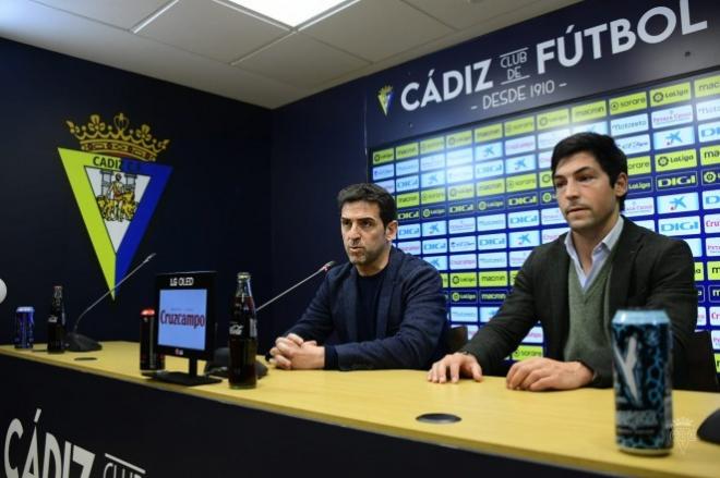Juanjo Lorenzo, junto a Borja Lasso (Foto: Cádiz CF).