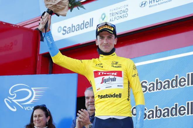 Tao Geoghegan Hart gana la etapa reina, Ciccone mantiene el amarillo (Foto: Sprint Cycling Agency)