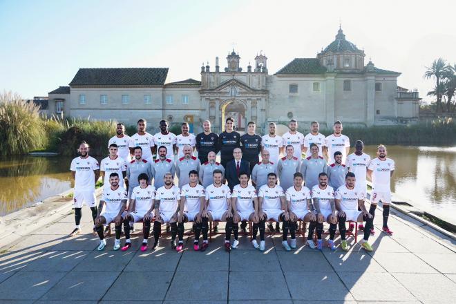 La foto oficial del Sevilla de la temporada 2022/23 (Foto: SFC).