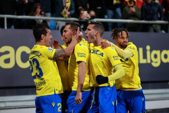 Celebración del gol de Escalante en el Cádiz - Girona (Foto: Cristo García).