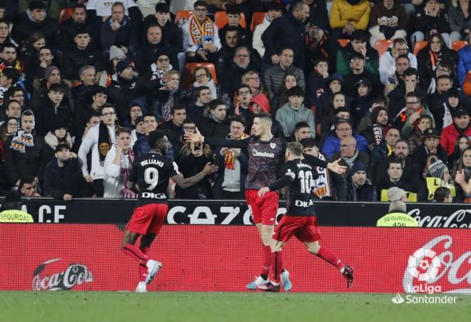 Celebración del gol de Oihan Sancet en el Valencia CF - Athletic Club (Foto: LaLiga).