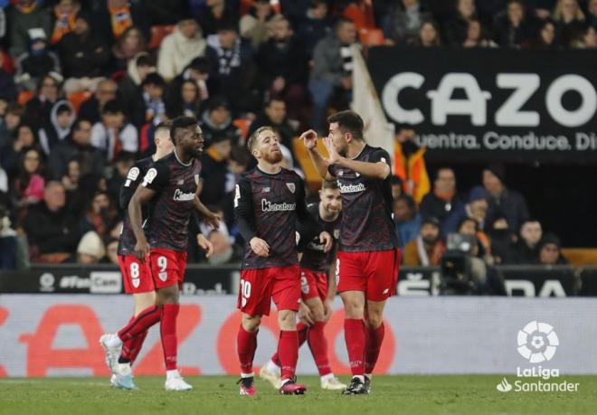 Celebración del gol de Oihan Sancet en el Valencia CF - Athletic Club (Foto: LaLiga).