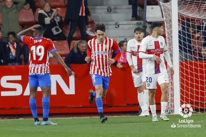 Pedro Díaz en el Sporting-Huesca (Foto: LaLiga).