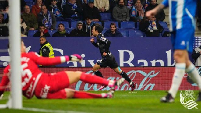 Disparo de Kubo en el Espanyol-Real Sociedad (Foto: Real Sociedad).