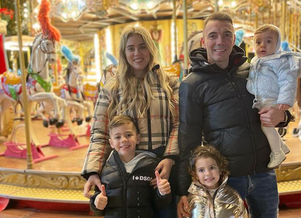 Iago Aspas y Jennifer Rueda con sus hijos (Foto: Instagram).