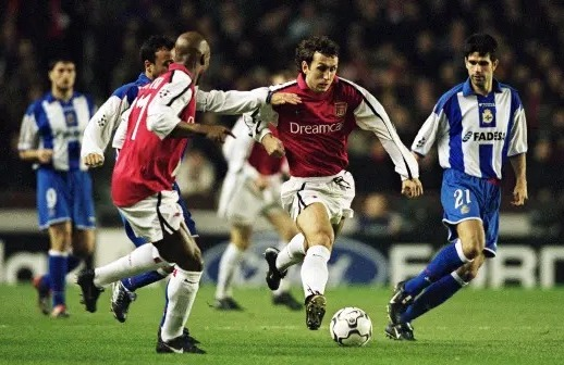 Robert Pirès ante el Deportivo (Foto: Getty Images y riazor.org)