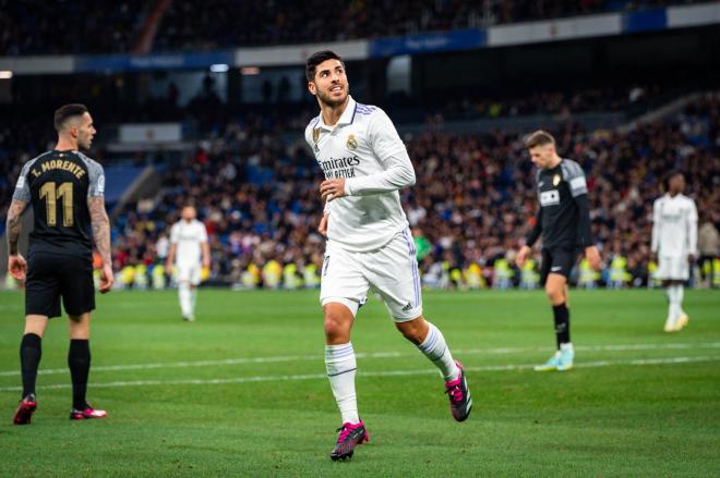 Marco Asensio celebra su gol en el Real Madrid-Elche (Foto: Cordon Press).