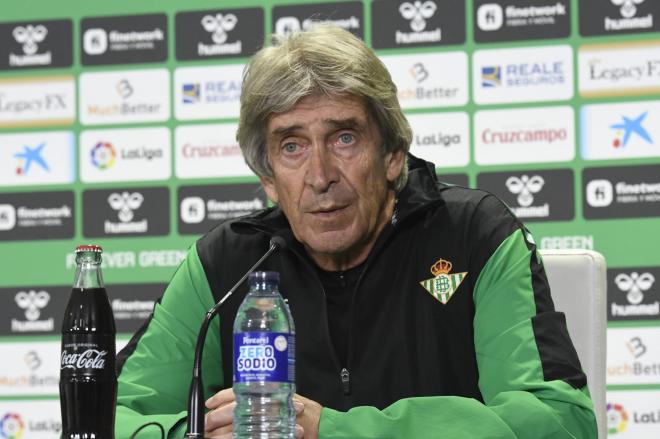 Manuel Pellegrini, en sala de prensa (Foto: Kiko Hurtado).