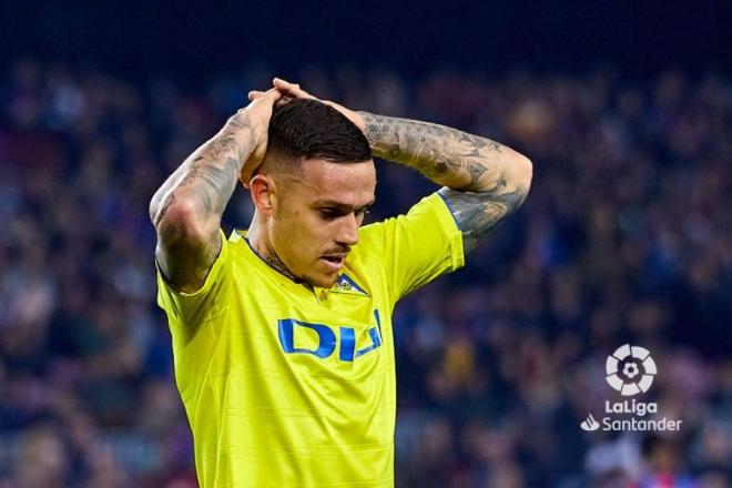 Roger Martí se lamenta tras fallar una ocasión con el Cádiz (Foto: LaLiga).