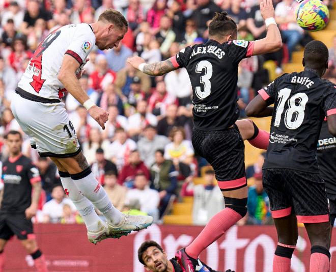 Lejeune, anotando su gol ante el Sevilla (Foto: Cordon Press).