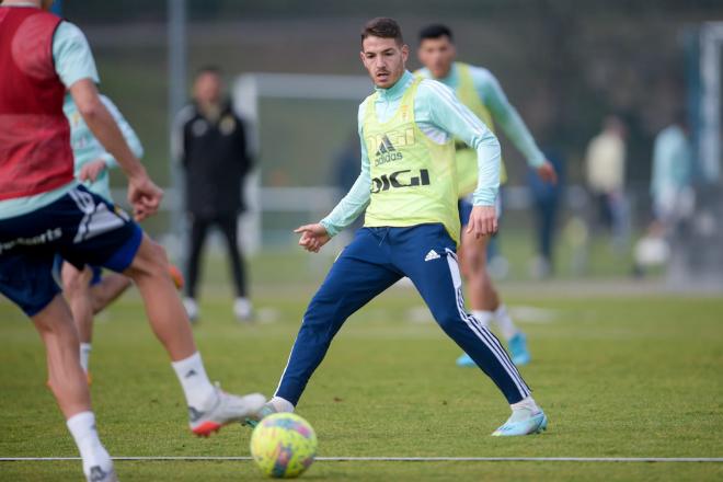 Manu Vallejo entrenamiento de hoy (Foto: Real Oviedo)