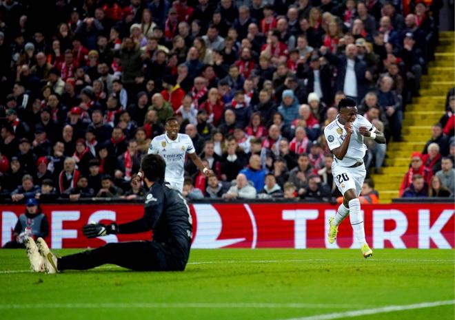Vini celebra su gol a Alisson en el Liverpool-Real Madrid (Foto: Cordon Press).