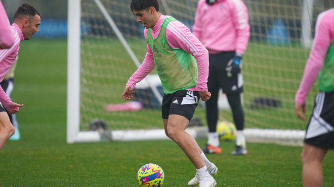Hugo Sotelo, durante un entrenamiento (Foto: RC Celta).