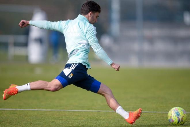 Jimmy, durante un entrenamiento en El Requexón. (Real Oviedo).