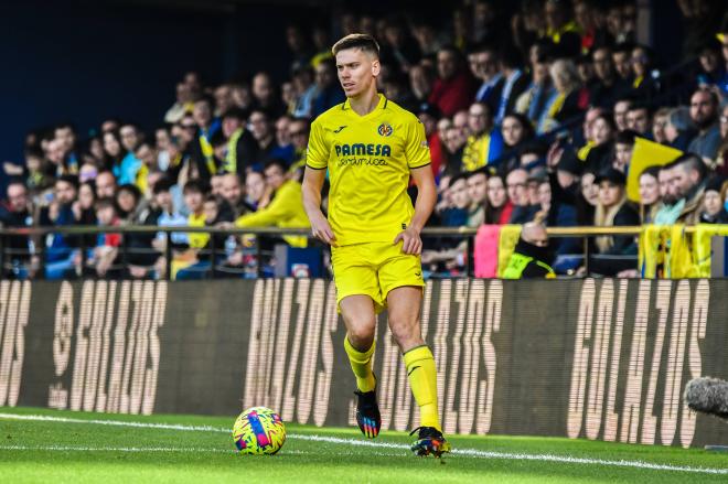 Juan Foyth, pretendido por Joan Laporta, jugador del Villarreal en el estadio La Cerámica (Foto: Cordon Press).