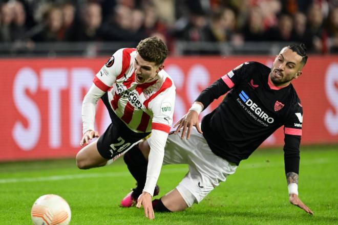 Alex Telles, en el PSV-Sevilla (Foto: EFE).