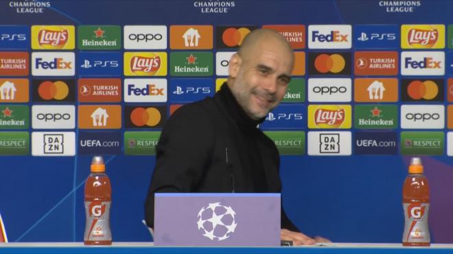 Guardiola vacila a los periodistas