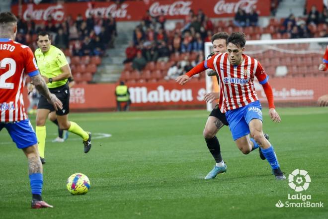 Pedro Díaz en el Sporting-Tenerife (Foto:LaLiga).