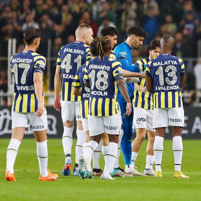 El Fenerbahçe celebra uno de sus goles al Konyaspor (Foto: Fenerbahçe).