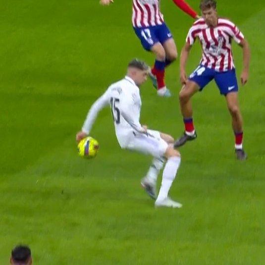 La mano de Fede Valverde en el Real Madrid-Atlético