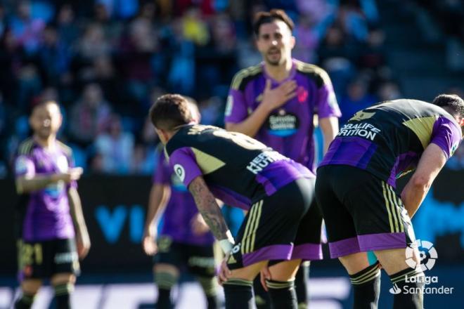 El Valladolid se lamenta tras un gol del Celta.