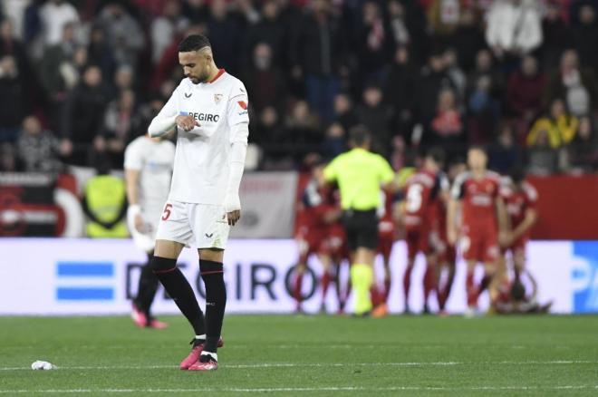 En-Nesyri, lamentando el gol de Osasuna (Foto: Kiko Hurtado).