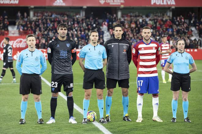 Escassi, Quini y Hernández Maeso, capitanes en el Granada - Málaga de Los Cármenes (Foto: Cordon