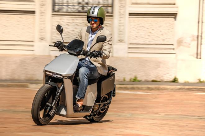 WoW 775, el scooter eléctrico italiano llega a España.
