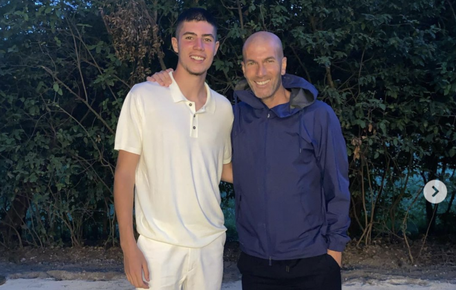 Elyaz, junto a su padre, Zinedine Zidane (Foto: Instagram).