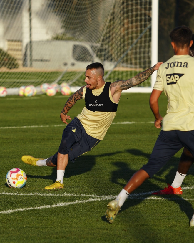 Angeliño en un entrenamiento del Hoffenheim (Foto: TSV Hoffenheim)