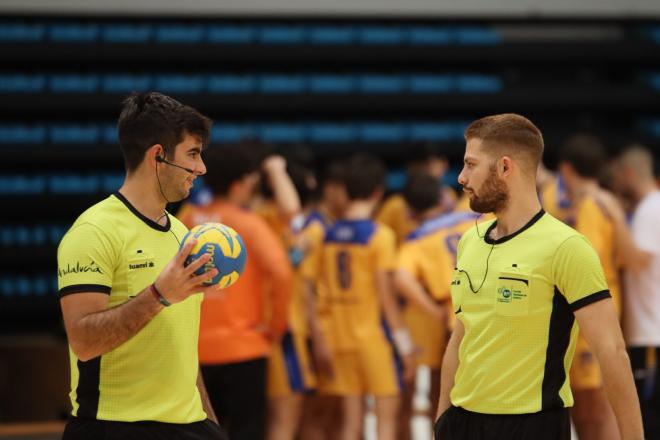 Pablo Naranjo y Javier García, árbitros malagueños de balonmano.