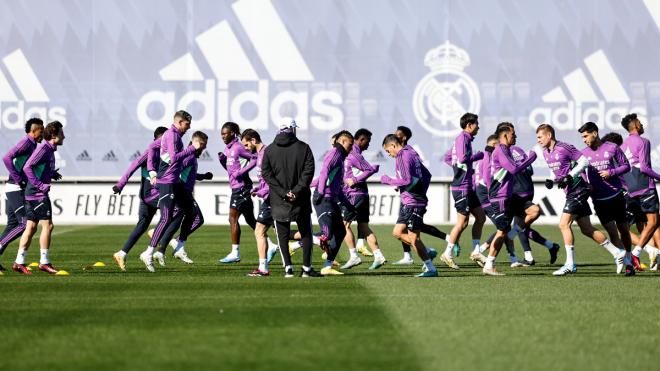 Ancelotti dirige elentrenamiento del Real Madrid (Foto: RMCF).