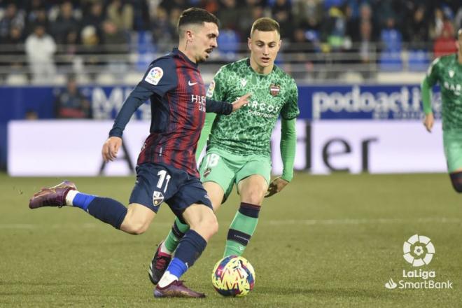 De Frutos ante el Huesca en El Alcoraz. (Foto: LaLiga).