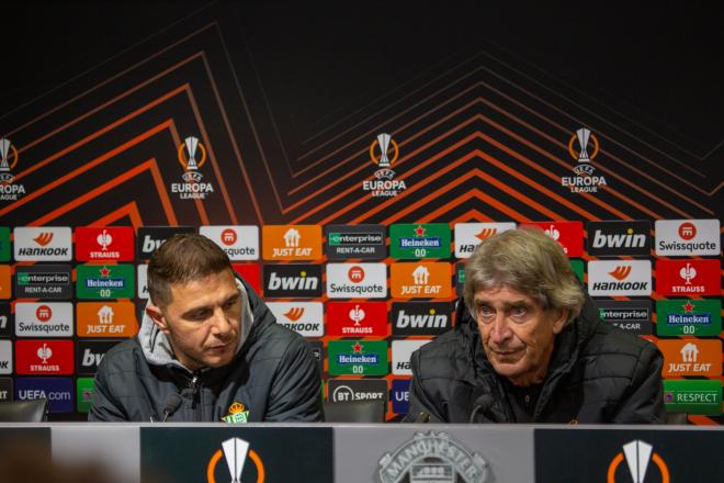 Pellegrini y Joaquín, en la rueda de prensa de Old Trafford (Foto: Javier Martín Pérez).
