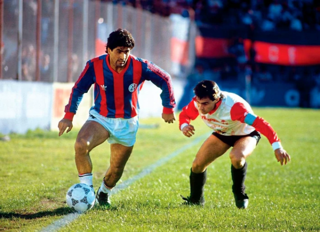 Luis Málvarez con Estudiantes de La Plata (Foto: sanlorenzo.fandom.com)