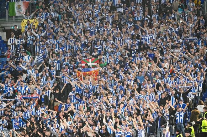 Aficionados de la Real Sociedad en un partido de Europa League (Foto: Real Sociedad).