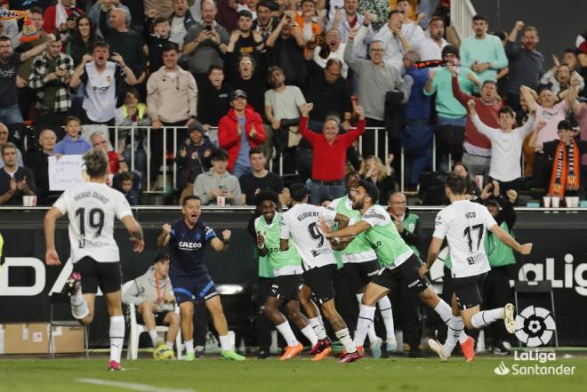 El equipo celebra el gol ante Osasuna (Foto: LaLiga).