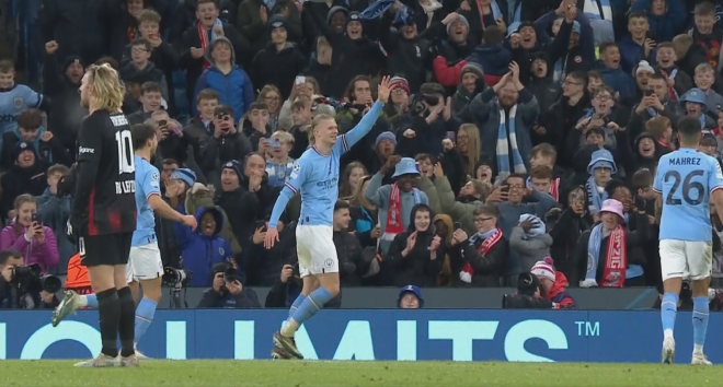 Erling Haaland celebrando su quinto gol al RB Leipzig.