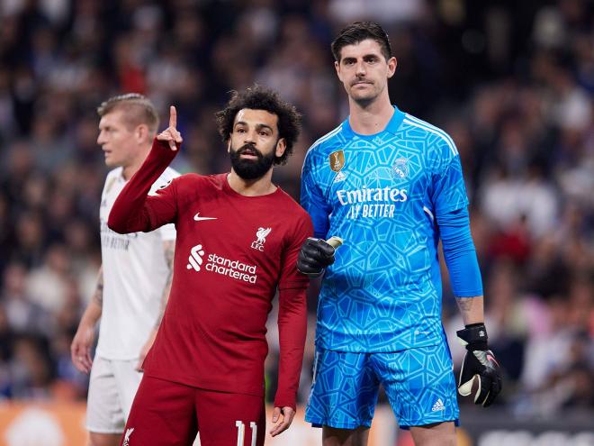 Courtois y Salah, durante el Real Madrid-Liverpool. (Cordon Press)