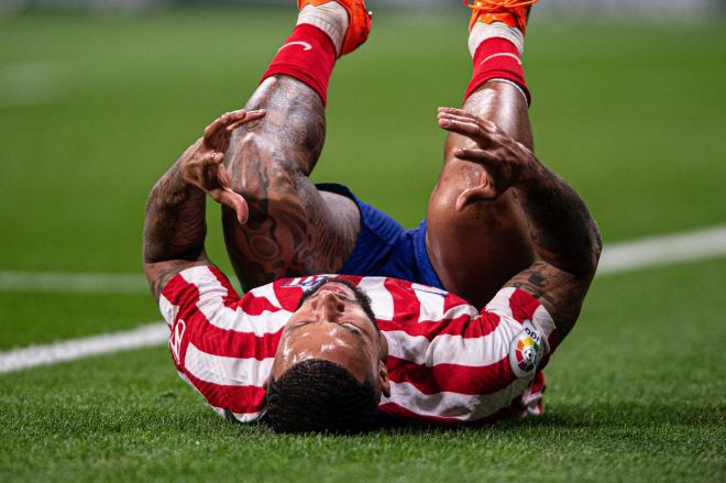 Una lesión impidió a Memphis Depay rendir en el Atlético de Madrid al mejor nivel (Foto: Cordon Press).
