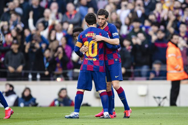 Leo Messi y Sergi Roberto celebran un gol del Barcelona (Foto: Cordon Press).