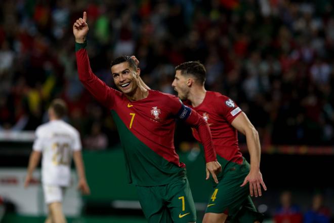 Cristiano Ronaldo celebrando un gol con Portugal (Foto: Cordon Press).