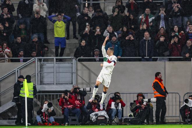 Cristiano Ronaldo celebra un gol en el Luxemburgo-Portugal (Foto: Cordon Press).