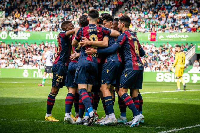 El Levante celebra un gol. (Foto: LUD)