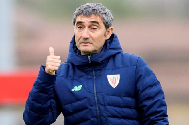 El gesto del técnico Ernesto Valverde en Lezama (Foto: Athletic Club).