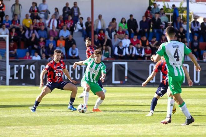 Imagen del partido entre el Yeclano y el Betis Deportivo (Foto: Yeclano).