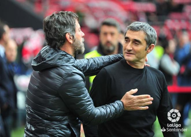 Ernesto Valverde se saluda con Quique Sánchez Flores antes del Athletic Club-Getafe de San Mamés (Foto: LaLiga).