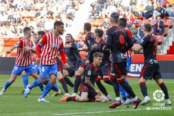 Lance del Sporting-Granada (Foto: LaLiga).