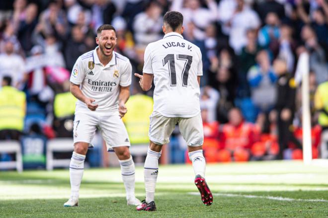 Eden Hazard y Lucas Vázquez, durante el Real Madrid-Valladolid (Foto: Cordon Press).
